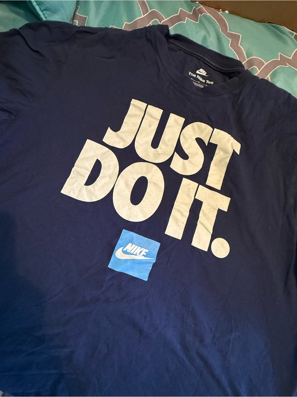 Nike 'Just Do It.' Graphic Tee in Navy and White